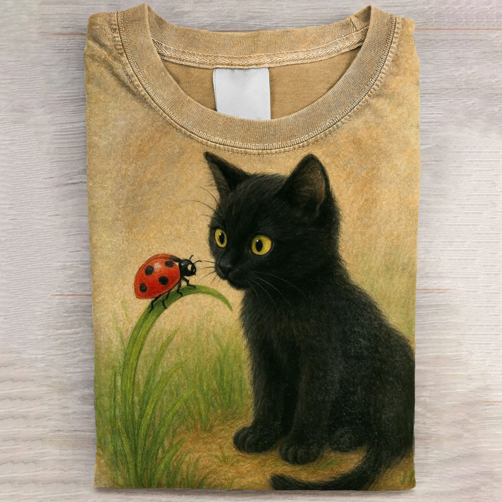 Black Cat With Bug Art Print Casual Short Sleeve T-shirt