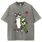 Unisex Cat Holding A Frog Printed Washed Tee
