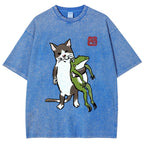 Unisex Cat Holding A Frog Printed Washed Tee