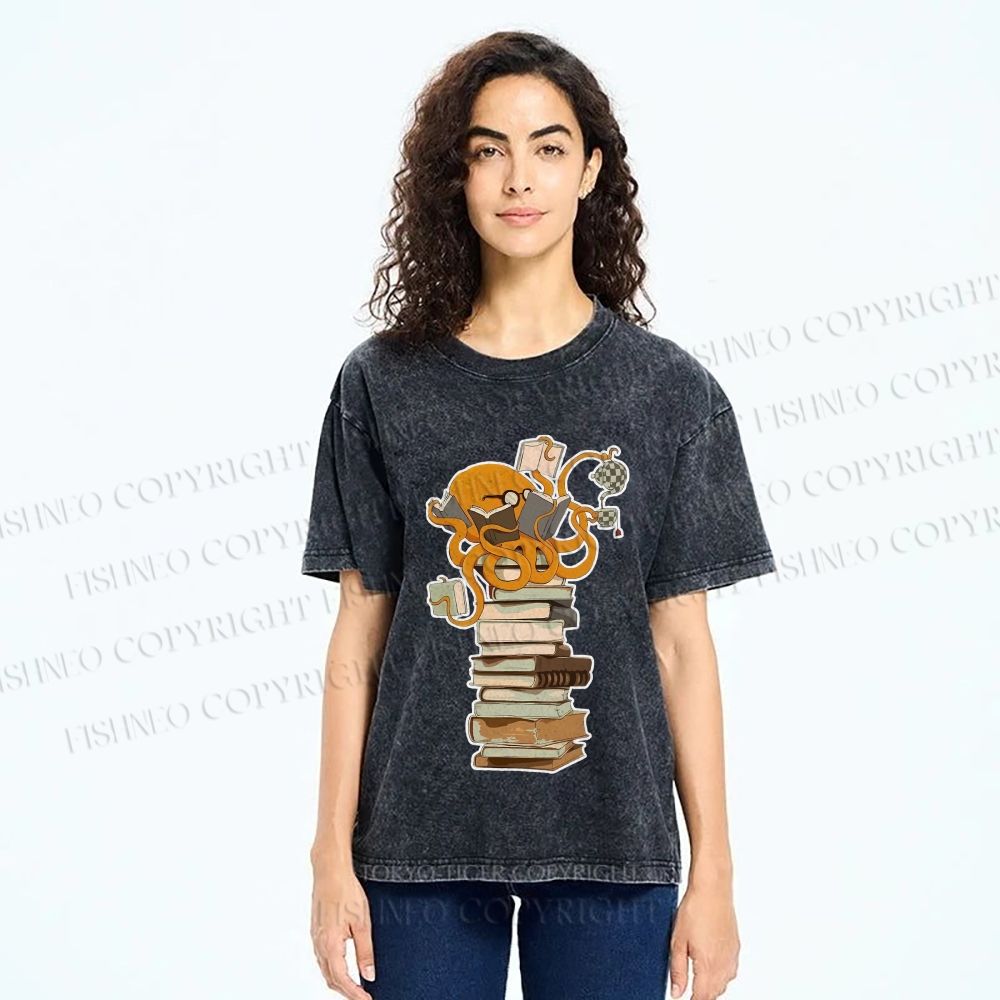 Unisex Vintage Wise Octopus Reading Books Printed Washed Tee