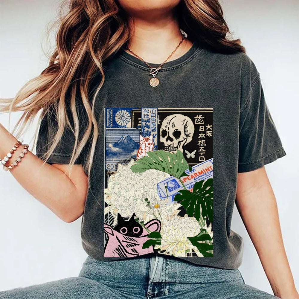 Chrysanthemum Japanese cat Washed T-Shirt