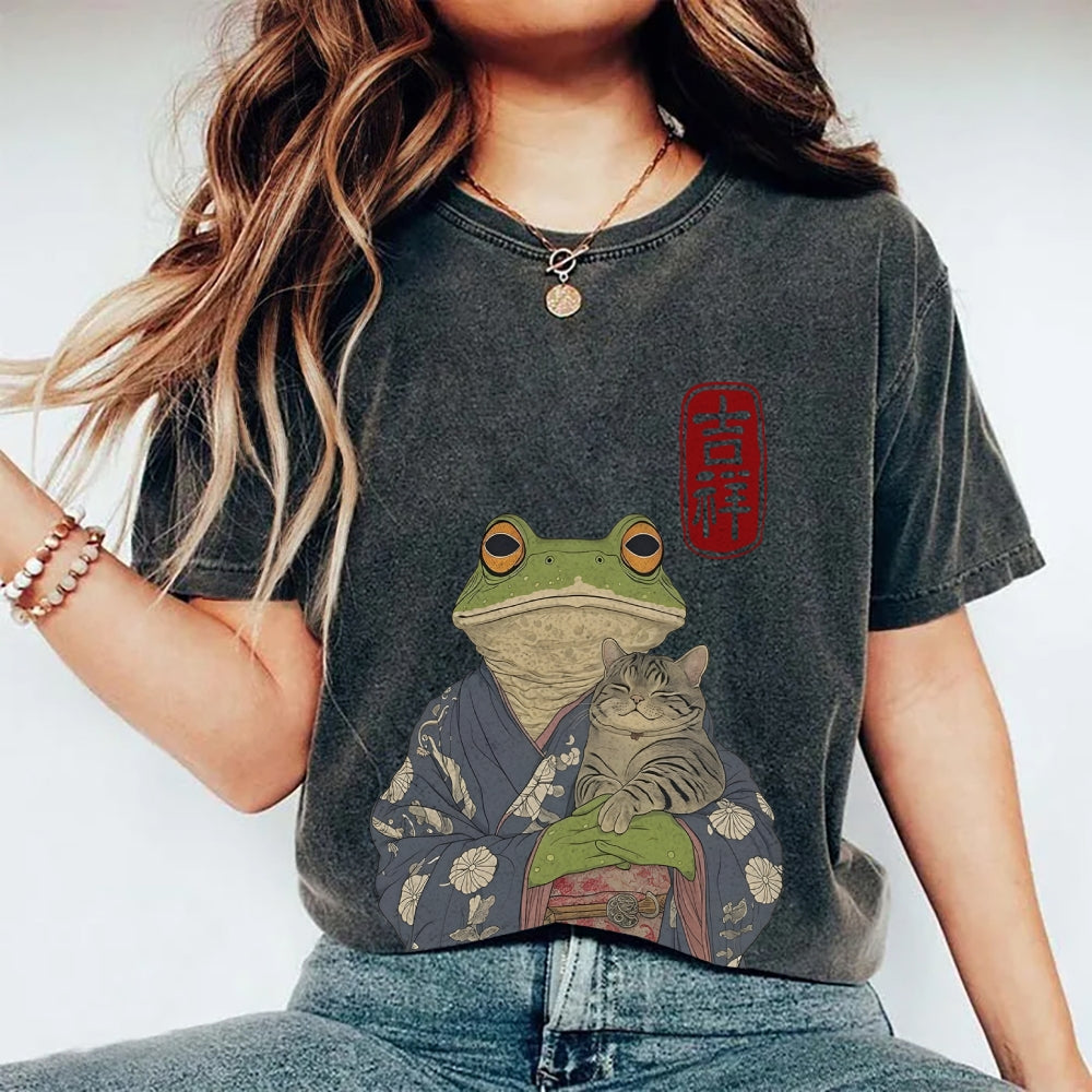 Frog Hugging Cat Washed T-Shirt