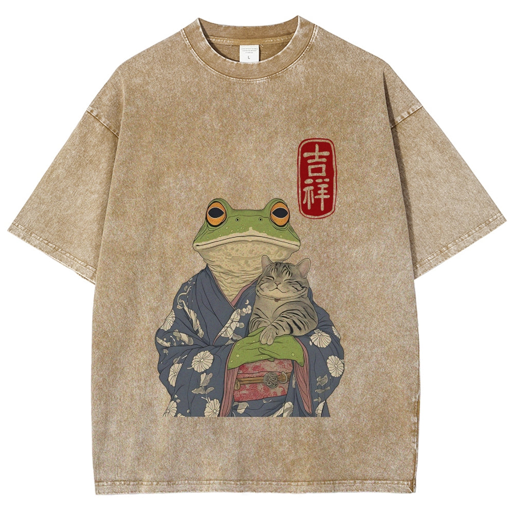 Frog Hugging Cat Washed T-Shirt