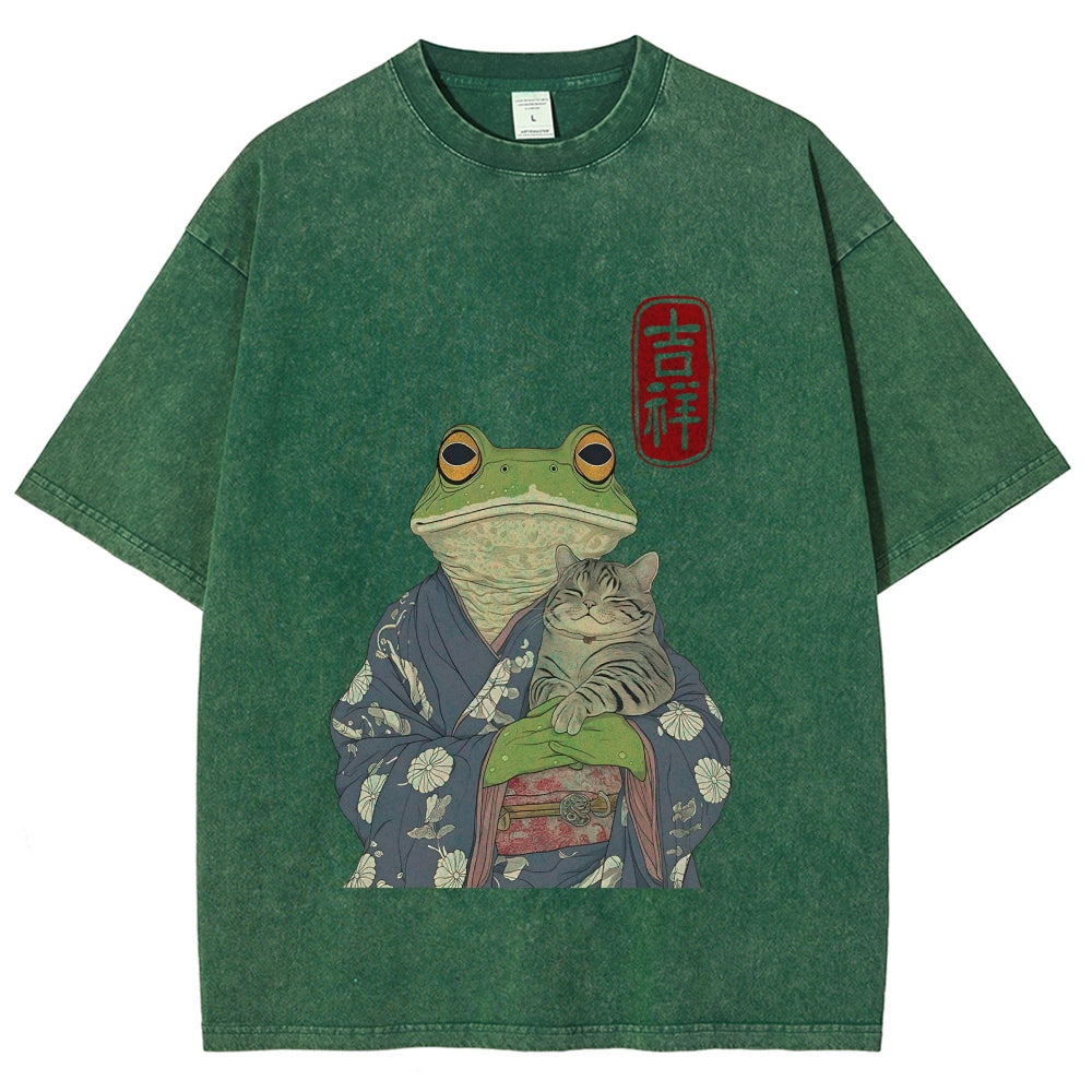 Frog Hugging Cat Washed T-Shirt