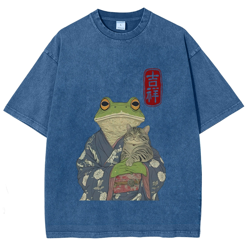 Frog Hugging Cat Washed T-Shirt