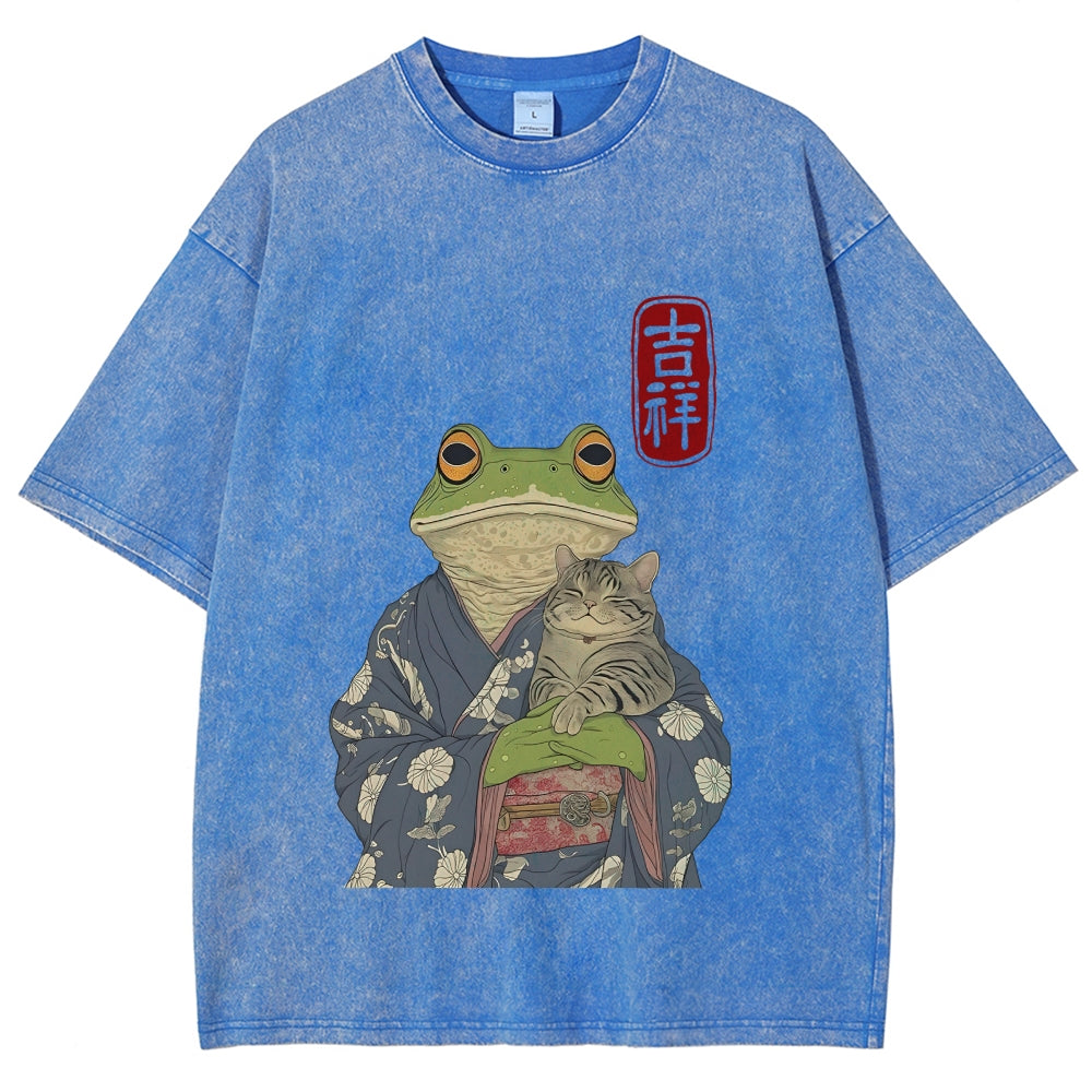 Frog Hugging Cat Washed T-Shirt