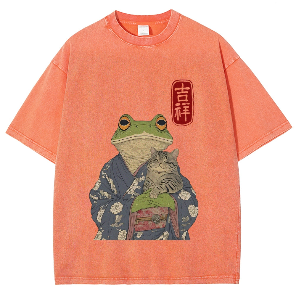 Frog Hugging Cat Washed T-Shirt