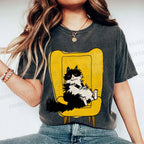 Unisex Vintage Cat On Sofa Printed Washed Tee