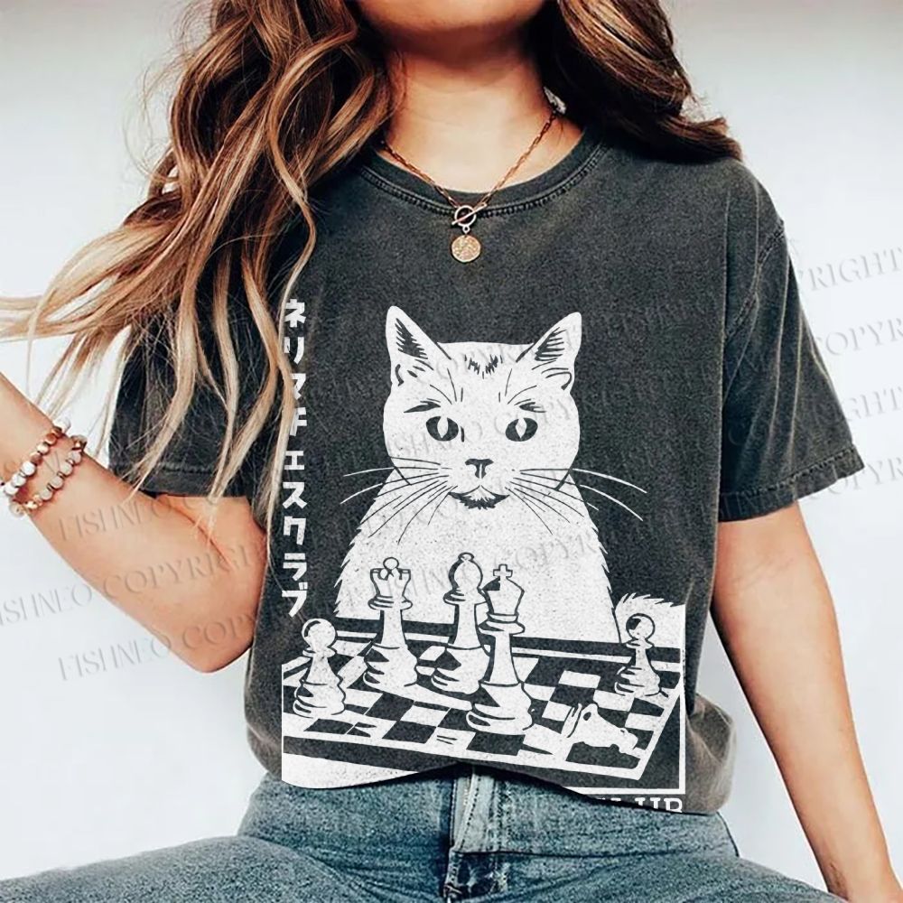 Unisex Vintage Cat Playing Chess Printed Washed Tee