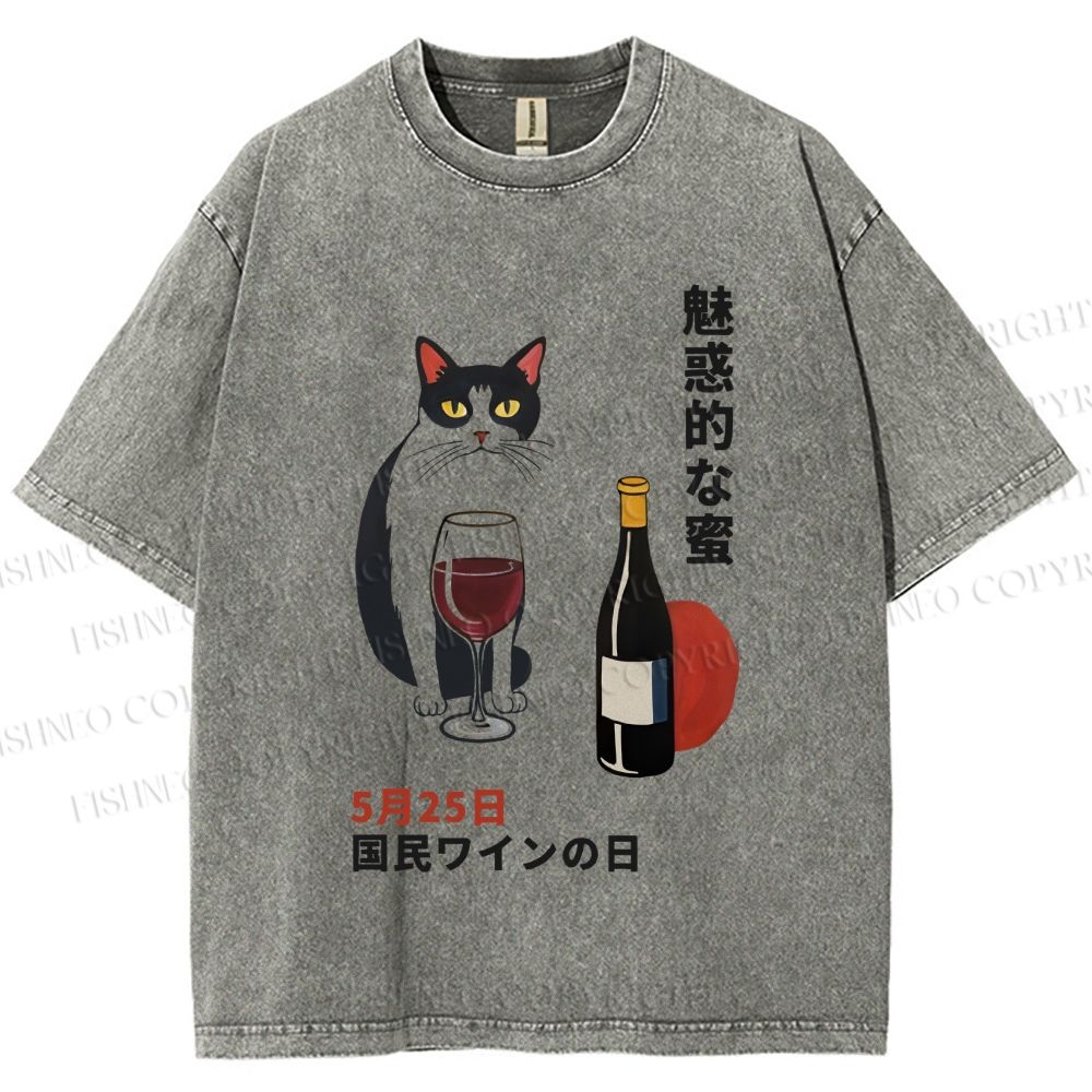 Unisex Vintage Japanese Wine Cat Printed Washed Tee