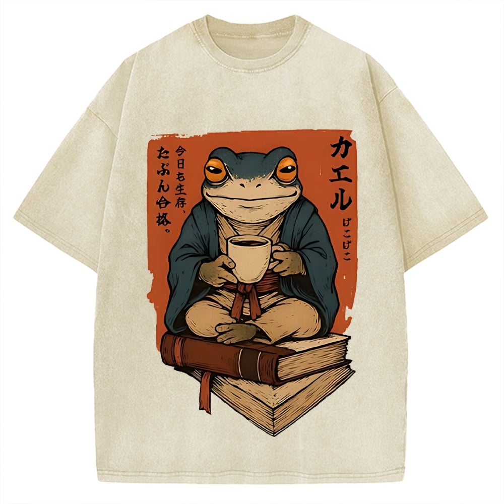 Funny Ukiyoe Frog drinking coffee on books Vintage Washed T-shirt