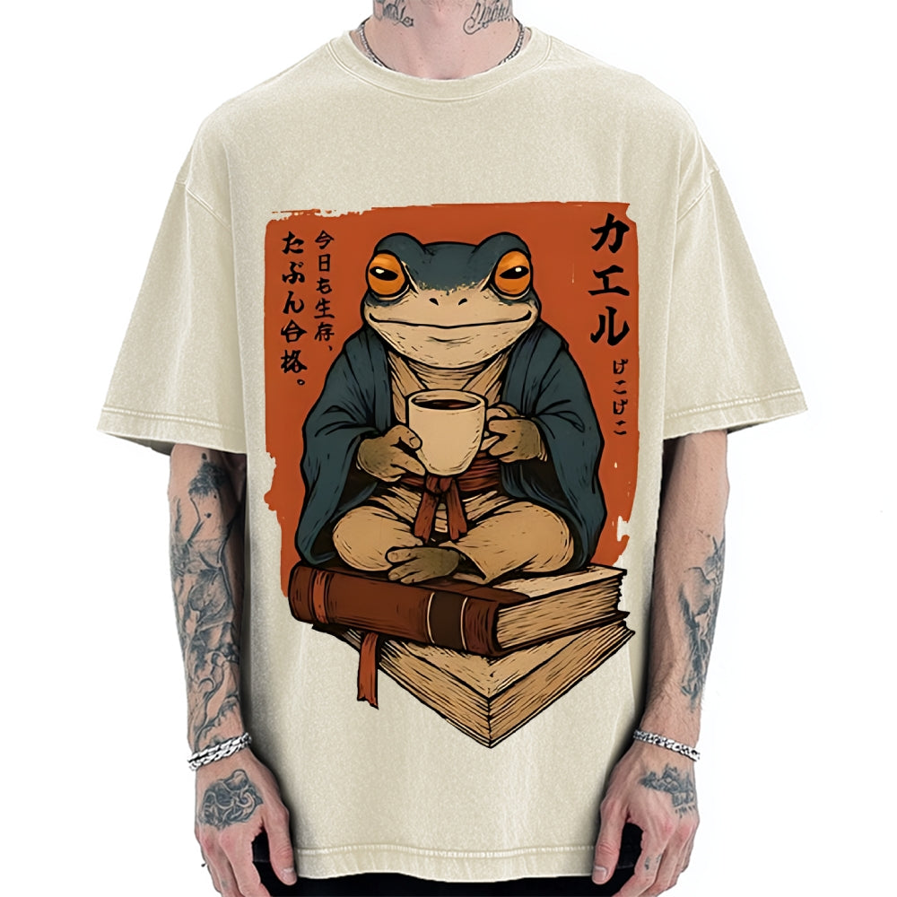 Funny Ukiyoe Frog drinking coffee on books Vintage Washed T-shirt