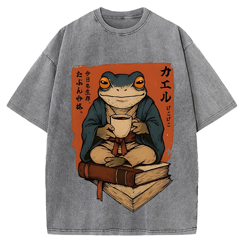 Funny Ukiyoe Frog drinking coffee on books Vintage Washed T-shirt