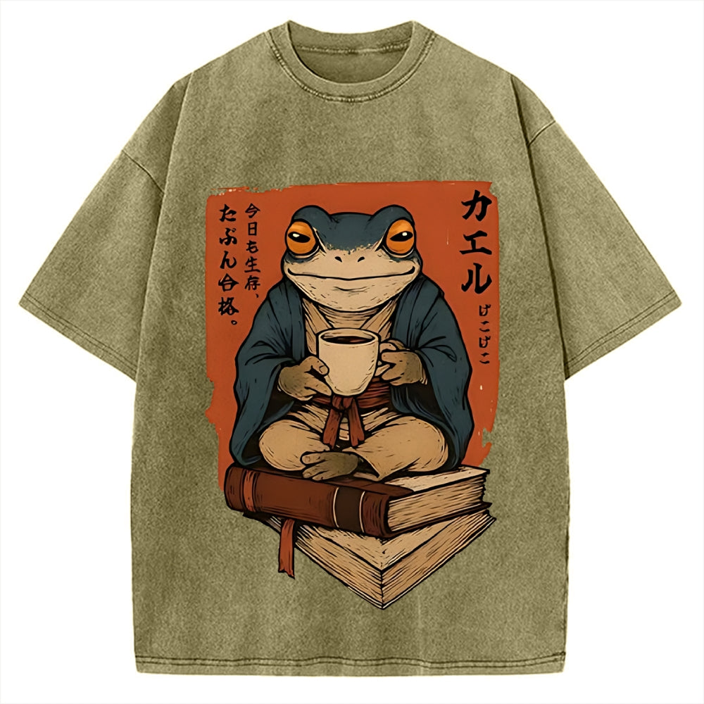 Funny Ukiyoe Frog drinking coffee on books Vintage Washed T-shirt