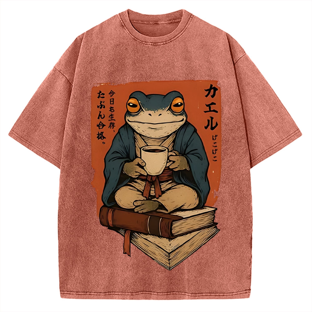 Funny Ukiyoe Frog drinking coffee on books Vintage Washed T-shirt