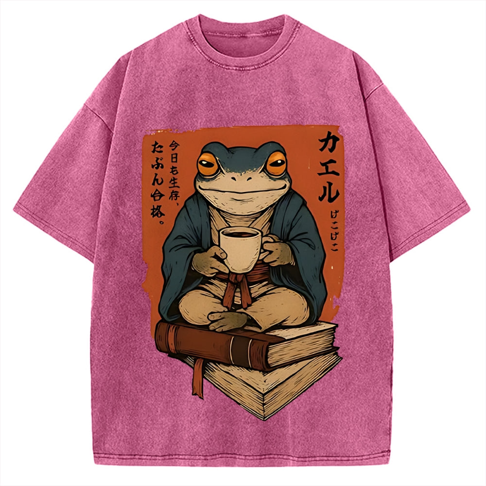 Funny Ukiyoe Frog drinking coffee on books Vintage Washed T-shirt