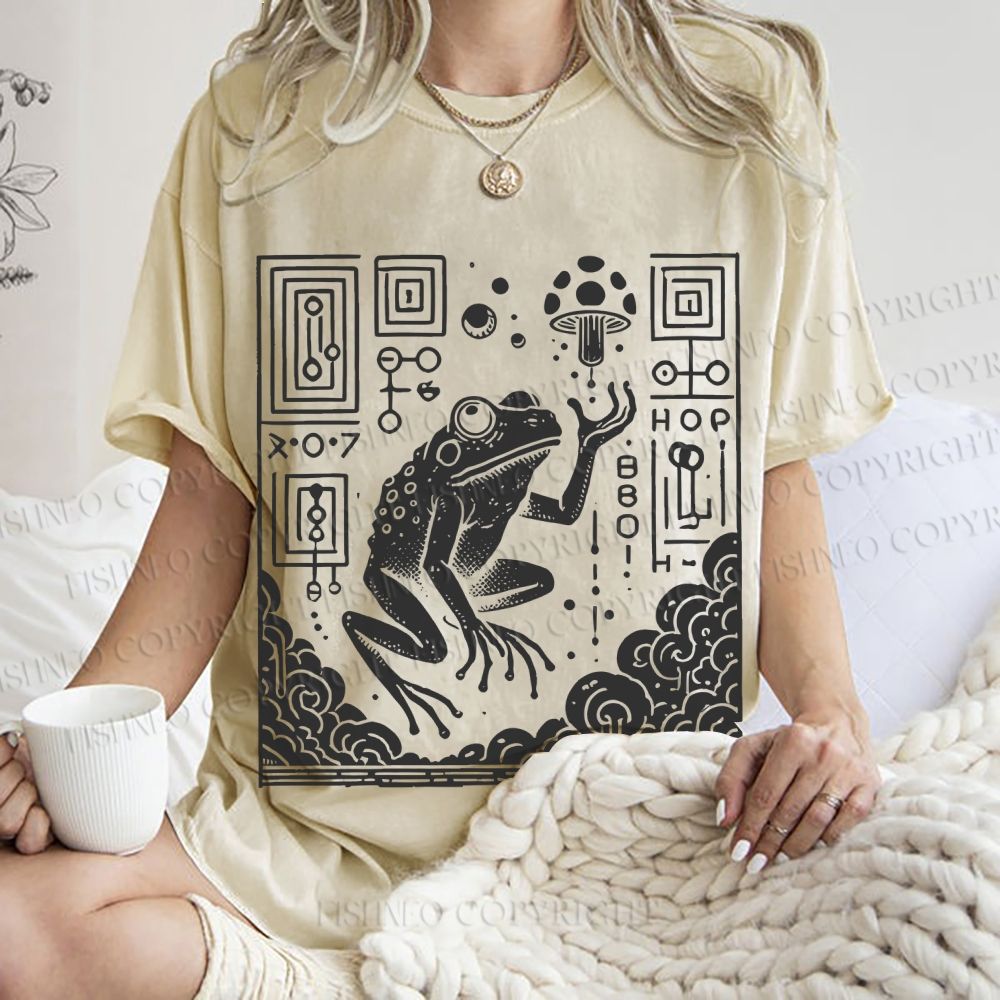 Unisex Vintage Weird Frog Printed Washed Tee
