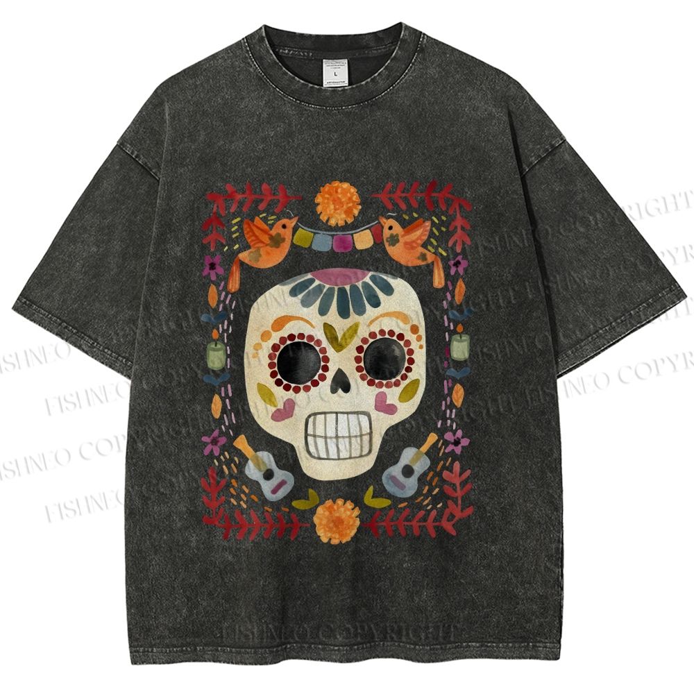 Unisex Skull Surrounded by Garland Printed Washed Tee