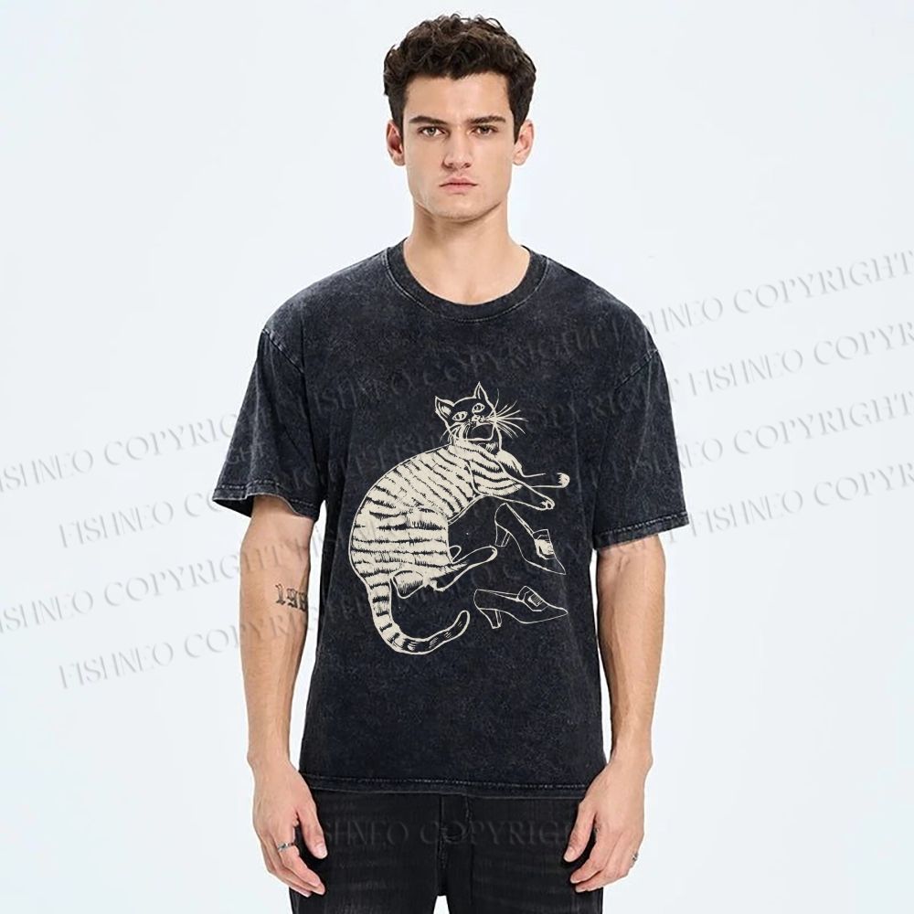 Unisex Cat Lying With High Heels Vintage Sketch Printed Washed Tee