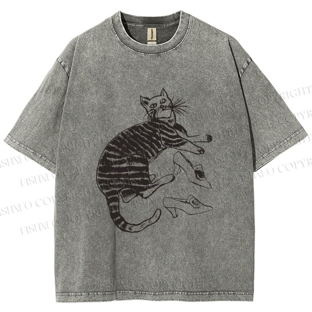 Unisex Cat Lying With High Heels Vintage Sketch Printed Washed Tee