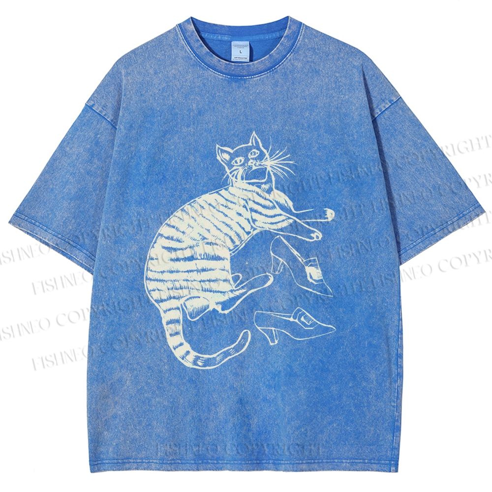 Unisex Cat Lying With High Heels Vintage Sketch Printed Washed Tee