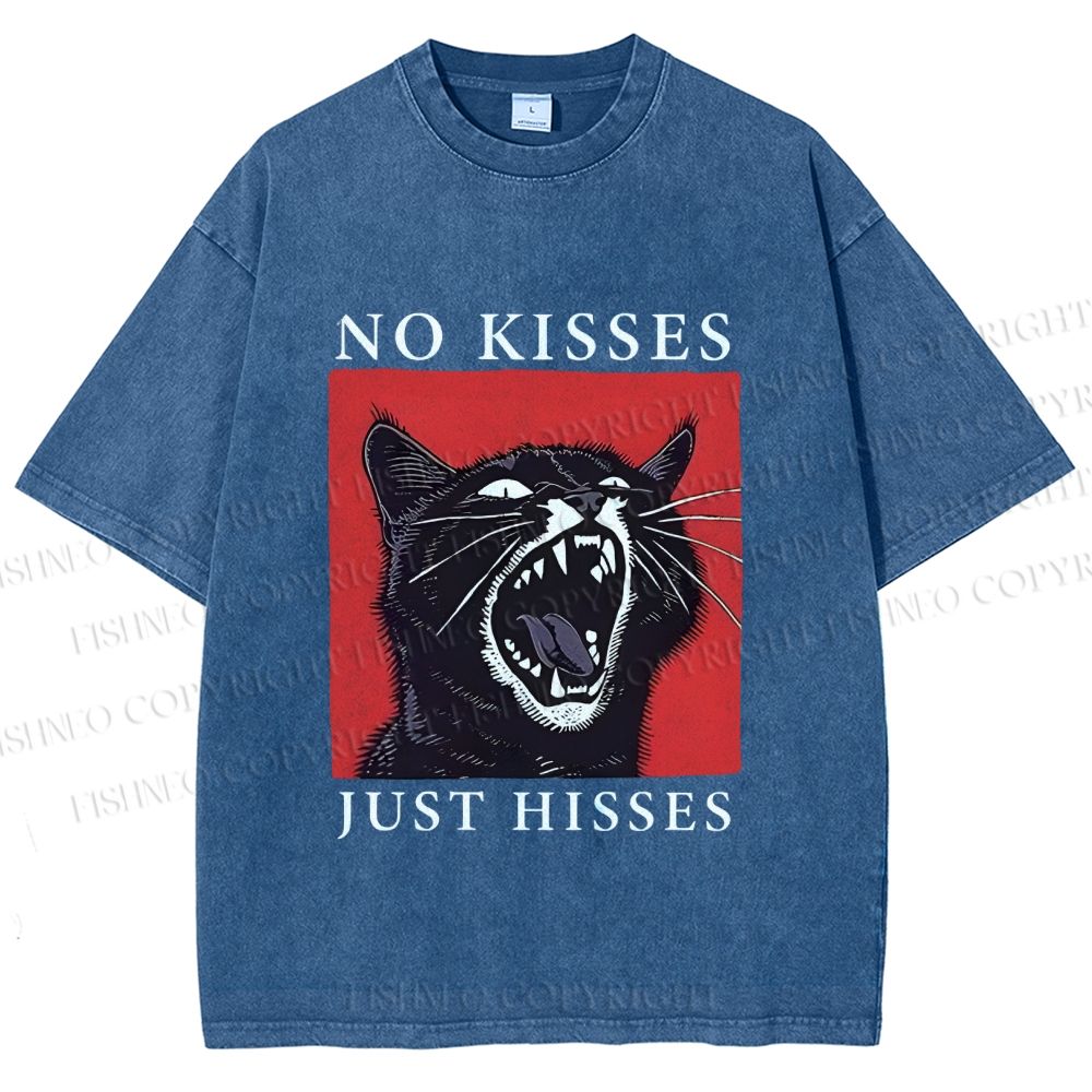 Unisex Screaming Cat No Kisses just Hisses Printed Washed Tee