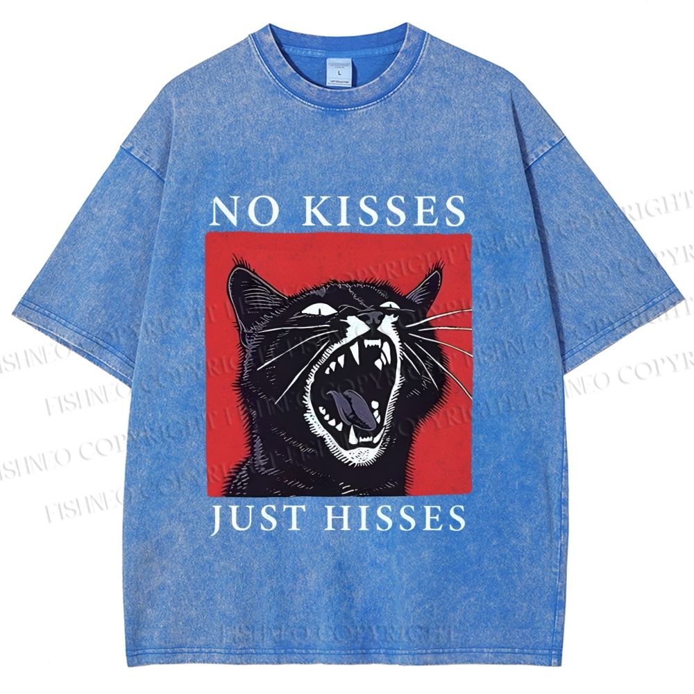 Unisex Screaming Cat No Kisses just Hisses Printed Washed Tee