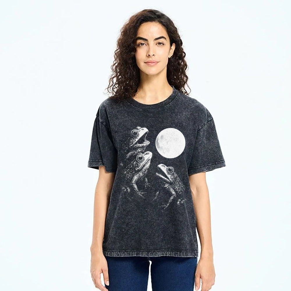 Frogs Howling To Moon Vintage Washed T-shirt