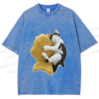 Unisex Cat Holding a Taiyaki Printed Washed Tee