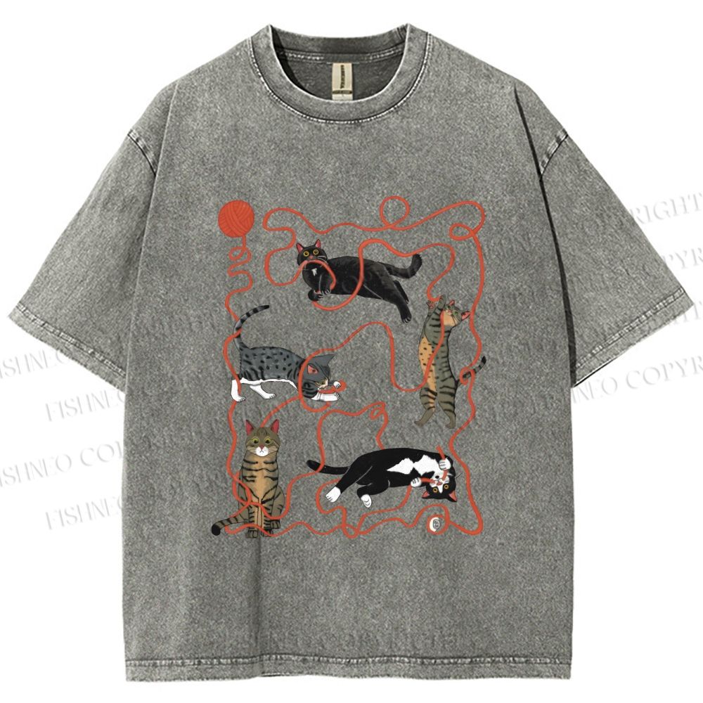 Unisex Cats Playing Balls of Yarn Printed Washed Tee