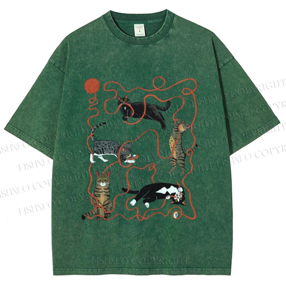 Unisex Cats Playing Balls of Yarn Printed Washed Tee