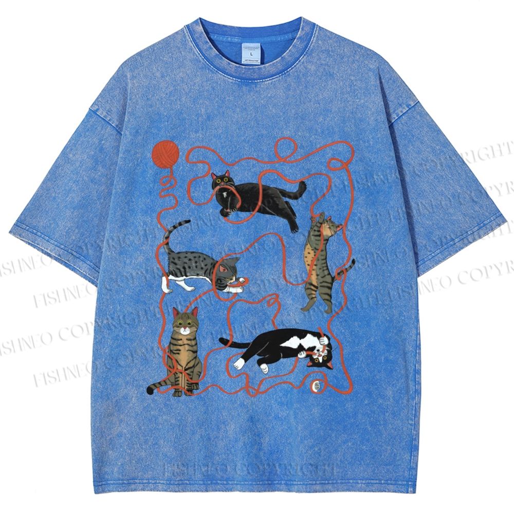 Unisex Cats Playing Balls of Yarn Printed Washed Tee