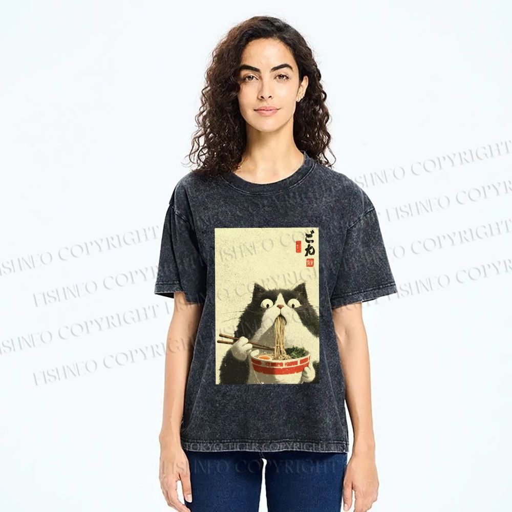 Unisex Surprised Cat Eating Ramen Printed Washed Tee
