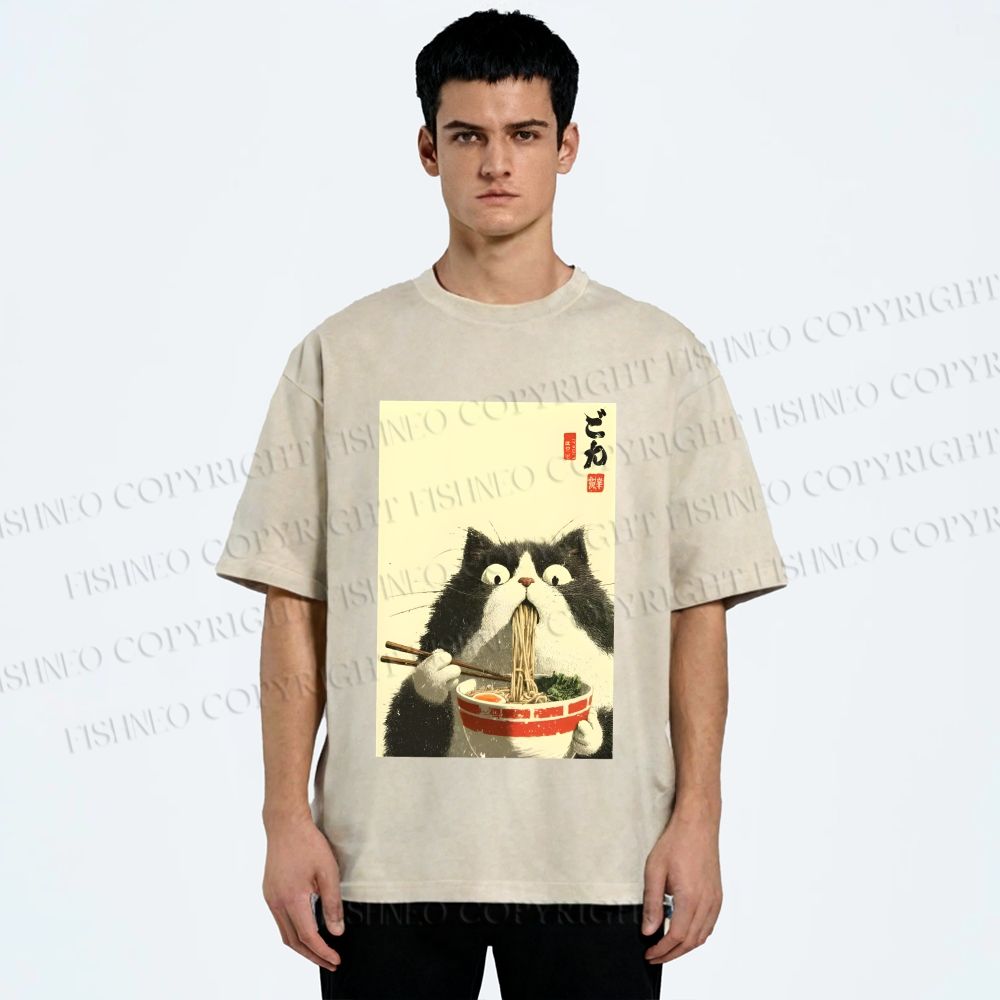 Unisex Surprised Cat Eating Ramen Printed Washed Tee