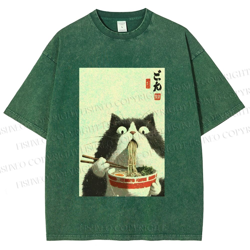 Unisex Surprised Cat Eating Ramen Printed Washed Tee