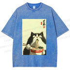 Unisex Surprised Cat Eating Ramen Printed Washed Tee
