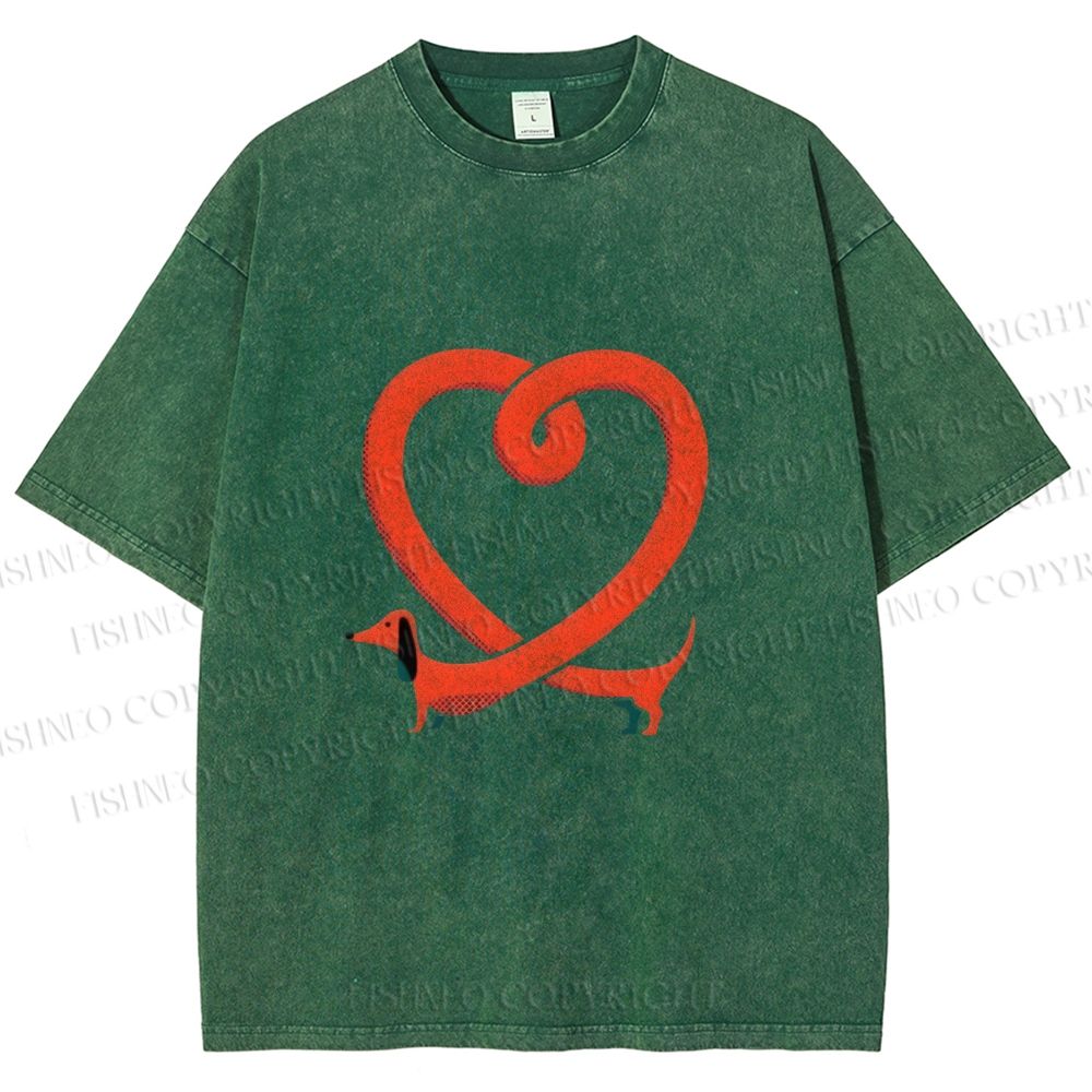 Unisex Dachshund Dog in Love Shape Printed Washed Tee