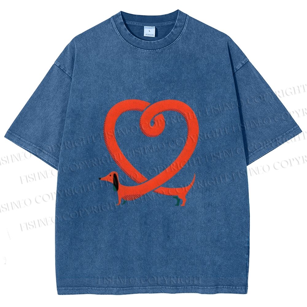 Unisex Dachshund Dog in Love Shape Printed Washed Tee