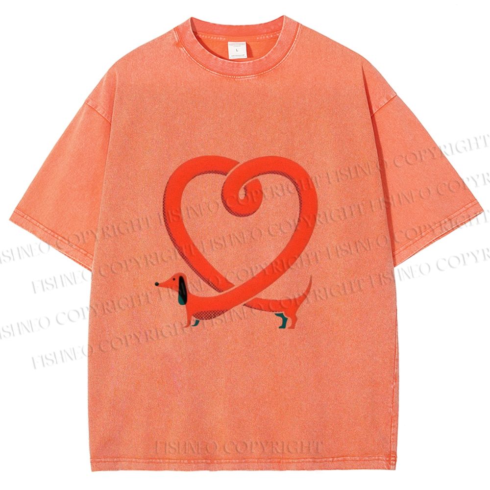 Unisex Dachshund Dog in Love Shape Printed Washed Tee