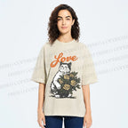 Unisex Vintage Cat Holding Flowers Printed Washed Tee