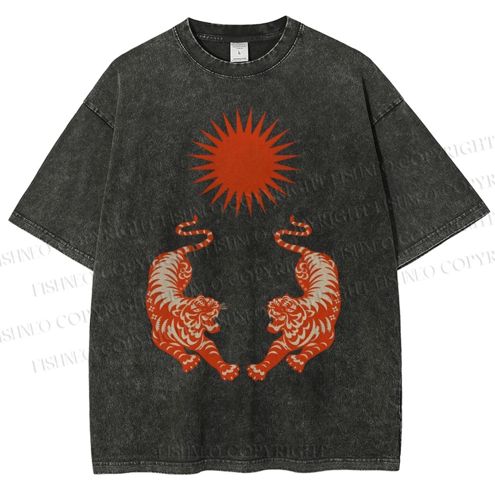 Unisex Japanese Style Vintage Tiger Printed Washed Tee