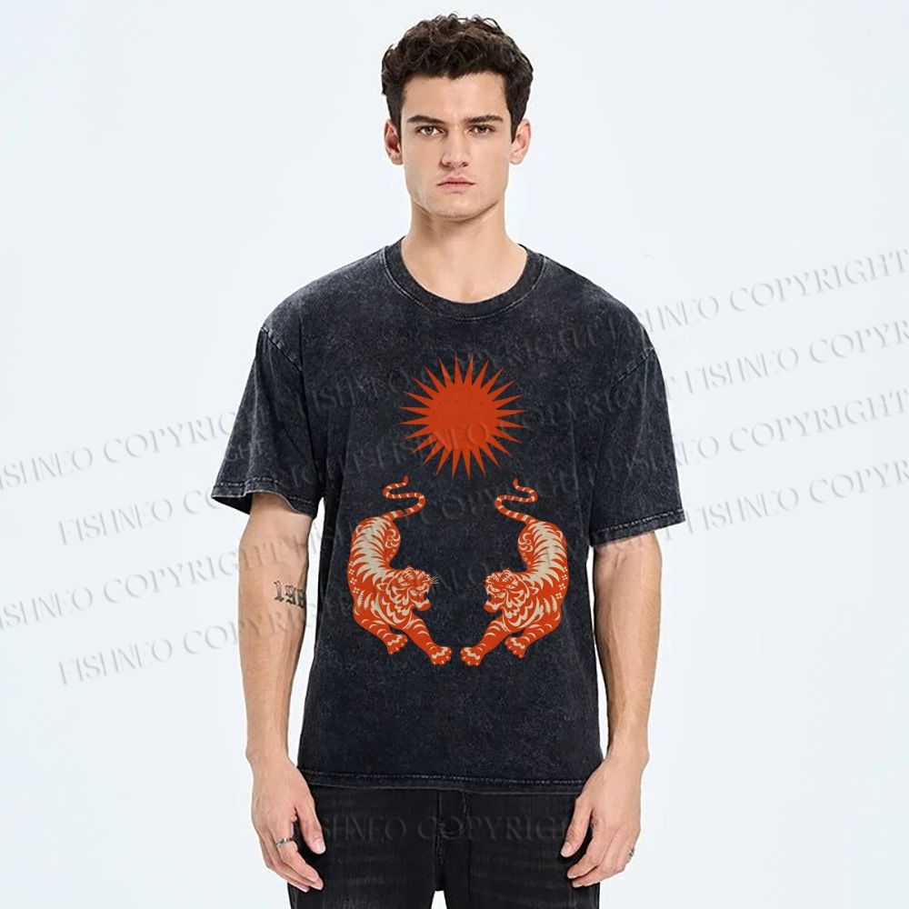 Unisex Japanese Style Vintage Tiger Printed Washed Tee