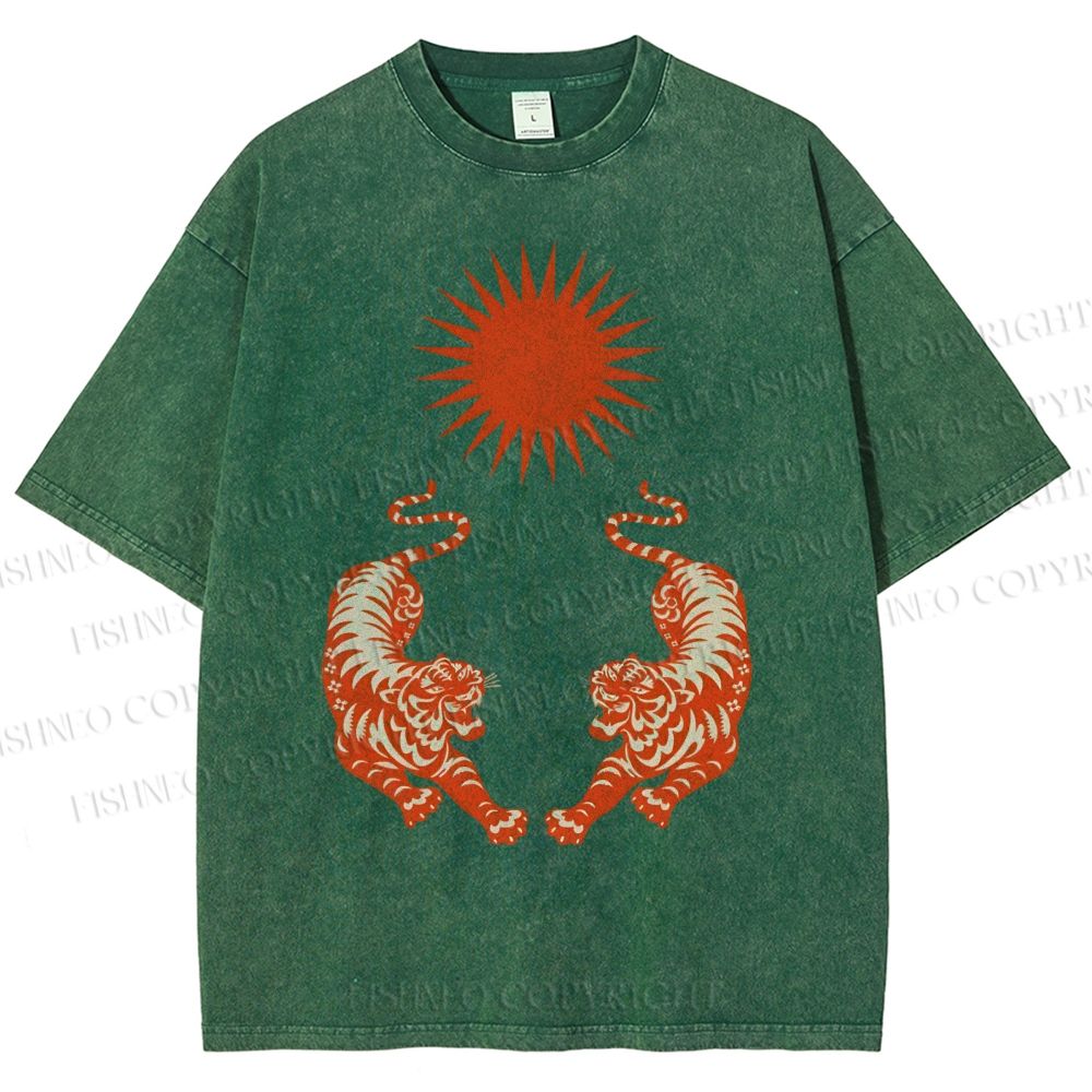 Unisex Japanese Style Vintage Tiger Printed Washed Tee