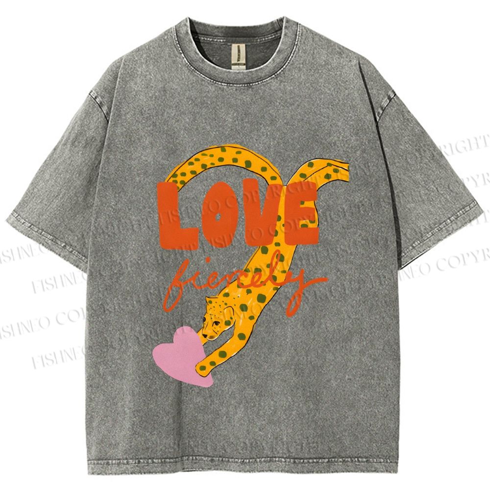 Unisex Funny Panther in Love Printed Washed Tee
