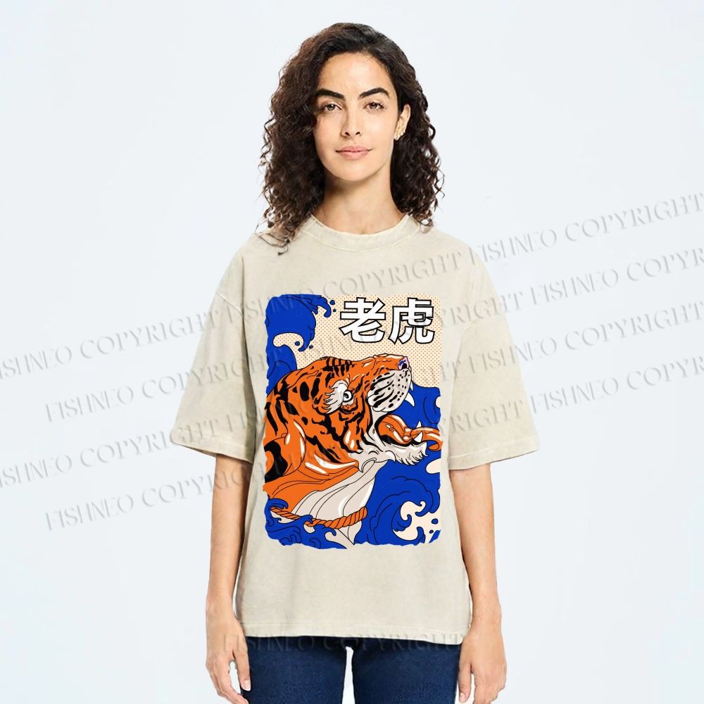 Unisex Vintage Tiger in Wave Printed Washed Tee