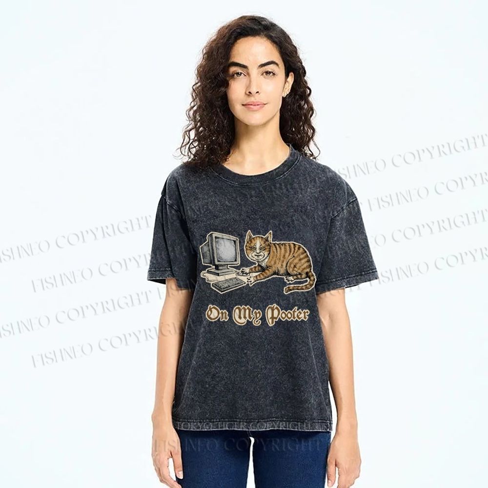 Unisex Cat On Pooter Printed Washed Tee