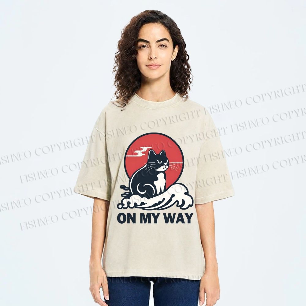 Unisex Cat in Wave On My Way Printed Washed Tee
