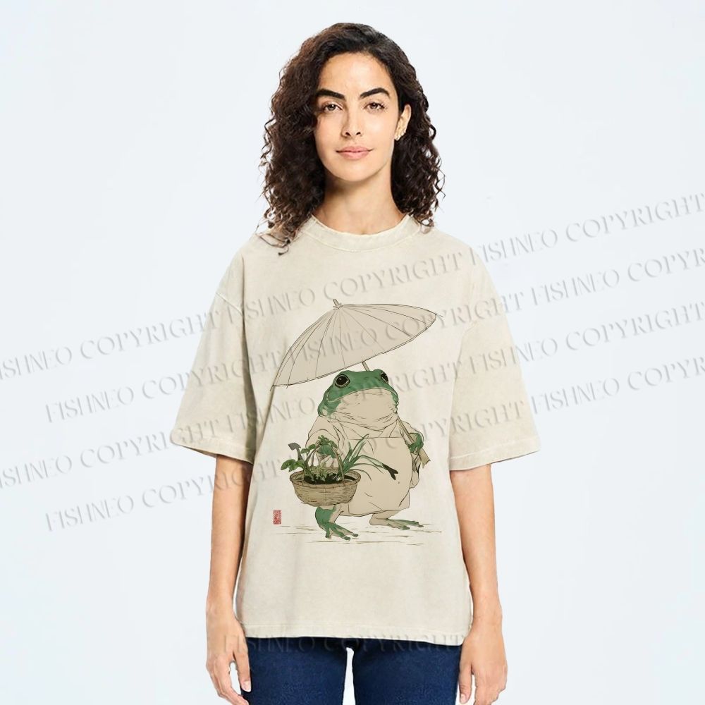 Unisex Holding An Umbrella Frog Printed Washed Tee