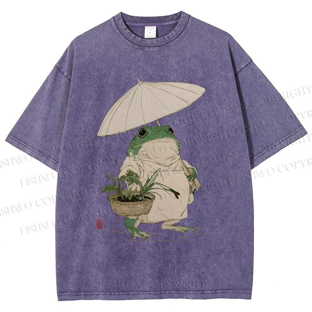 Unisex Holding An Umbrella Frog Printed Washed Tee
