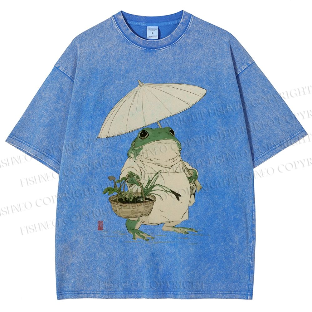 Unisex Holding An Umbrella Frog Printed Washed Tee